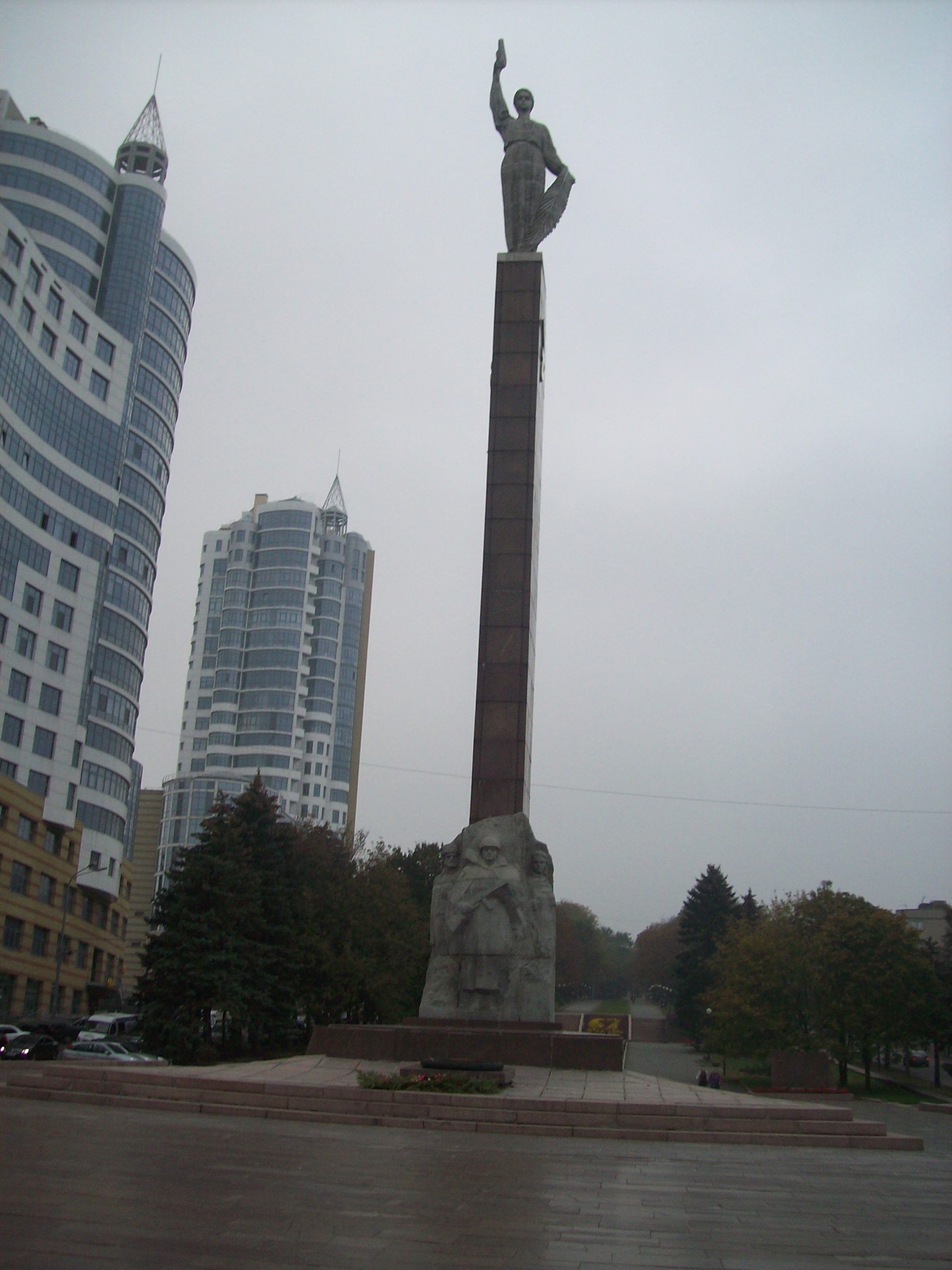 монумент Слави площа Героїв Дніпро пам'ятник місто
