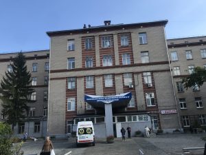 У Дніпрі на Успенській площі утворилося стихійне сміттєзвалище