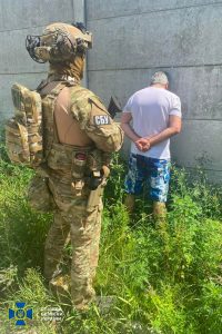 В Днепре мужчина выпал с пятого этажа